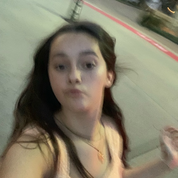 Meet your Posher, Gabi - Picture 1 of 1